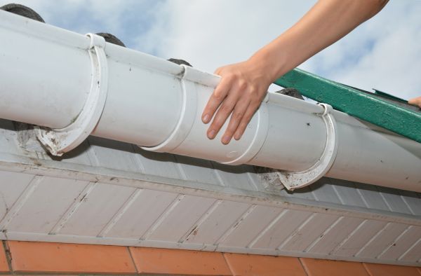 Gutter Reattachment in Reston